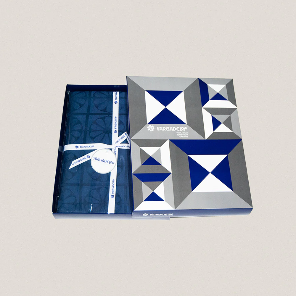 Flor Azul Tablecloth 12 services  (180x350) - Image 3